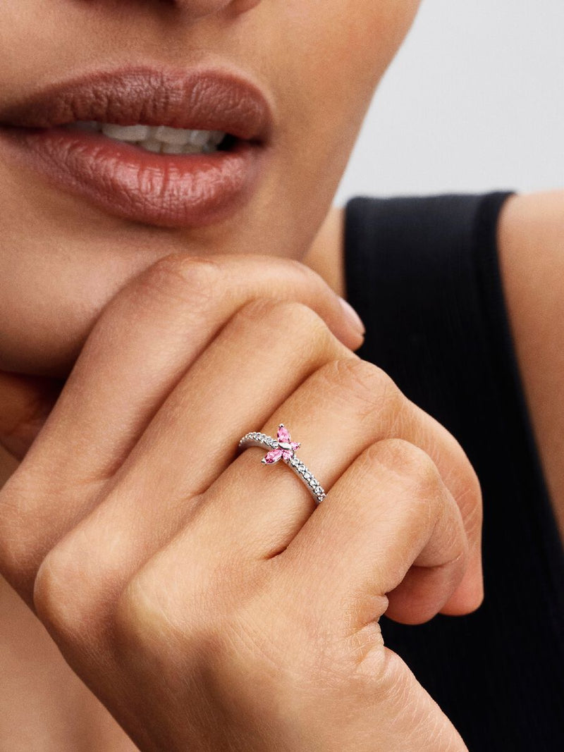 Anello a farfalla in argento sterling, delicato gioiello fatto a mano Anello a farfalla in argento sterling, delicato gioiello fatto a mano