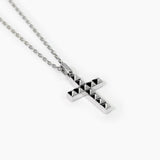 Collana con croce borchiata ANTICONFORMISTA
