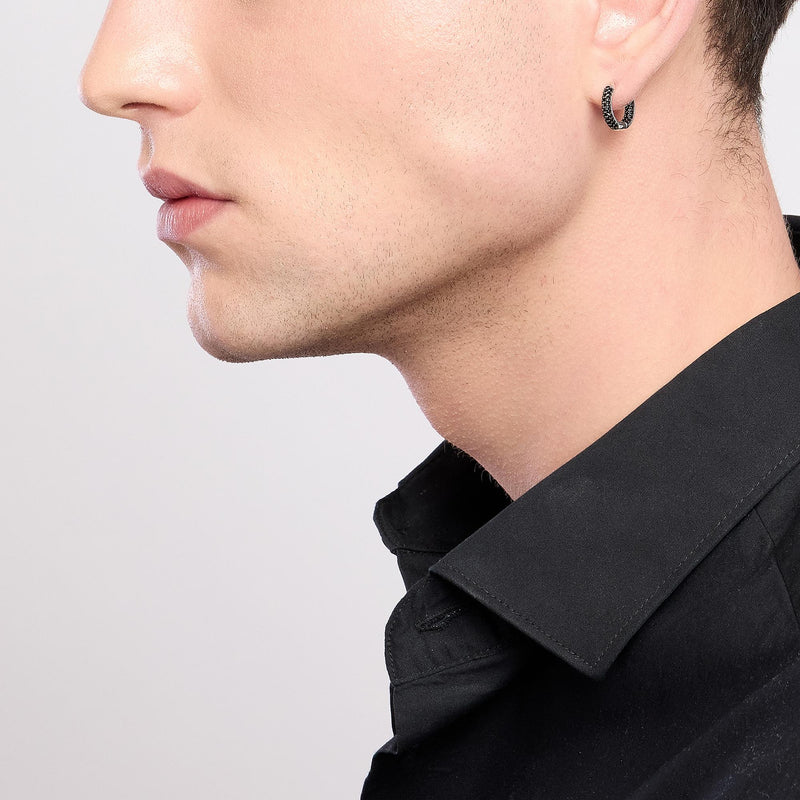 Orecchino a cerchio in argento con zirconi neri MONOMANIA - Gioielleria Fondente