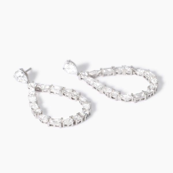 Orecchini in argento a goccia con zirconi Luxury