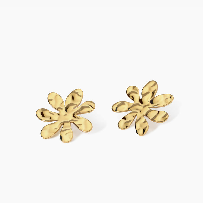 Orecchini dorati con fiore effetto martellato Style 16