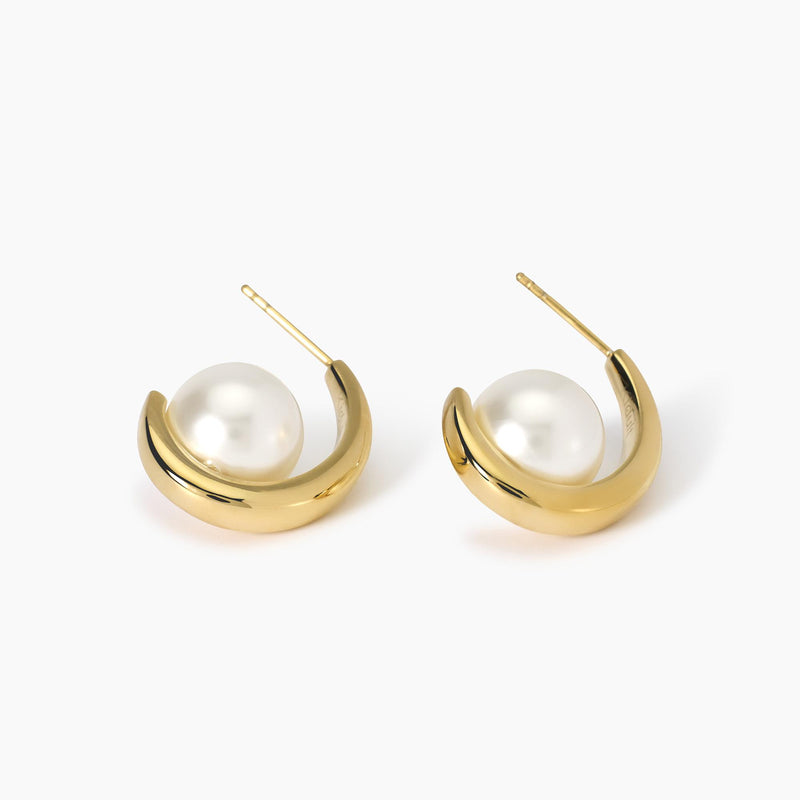 Orecchini semicerchio dorato con perle conchiglia Style 09