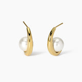 Orecchini semicerchio dorato con perle conchiglia Style 09