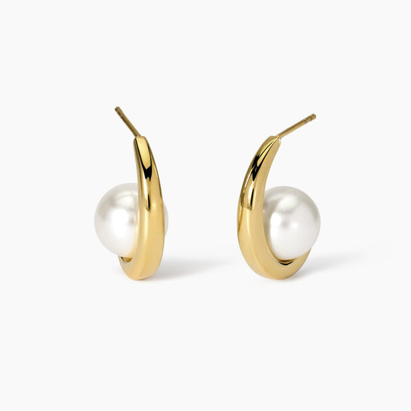 Orecchini semicerchio dorato con perle conchiglia Style 09