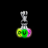 Stranger Things, Pendente RUN che si illumina al buio