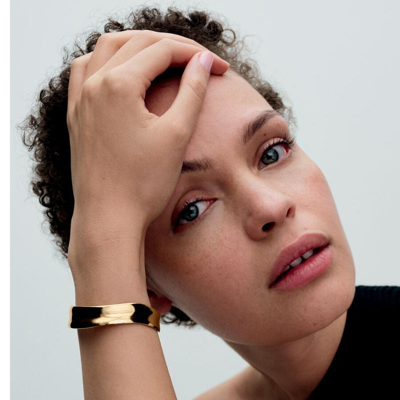 Bracciale Aperto Fascia Larga Linea Sinuosa