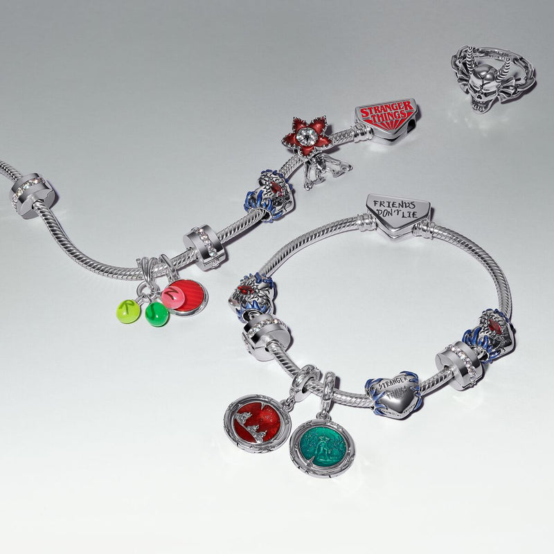 Stranger Things, Bracciale con Logo