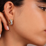 Orecchini a Cerchio con Incrocio in Pavé di Cubic Zirconia