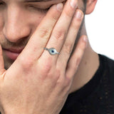 Anello con occhio con zircone blu