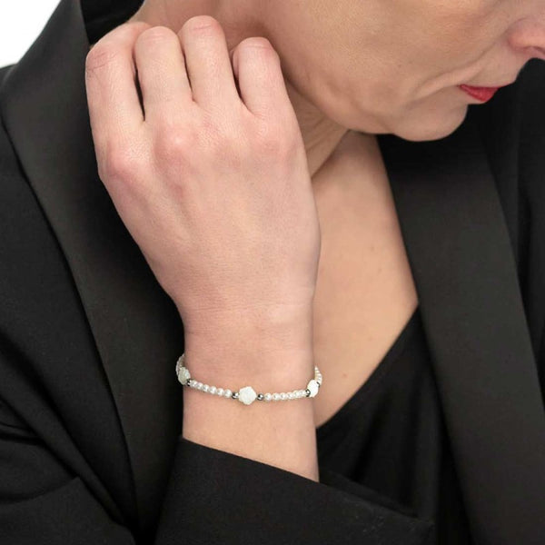 Bracciale perle con rosa in madreperla