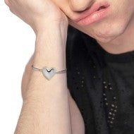 Bracciale rigido con cuore irregolare