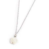Collana con rosa in madreperla