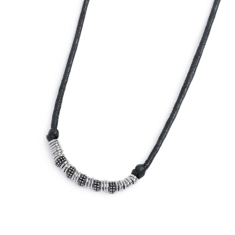 Collana cordino strobel elementi in acciaio con trama puntinata in black oil