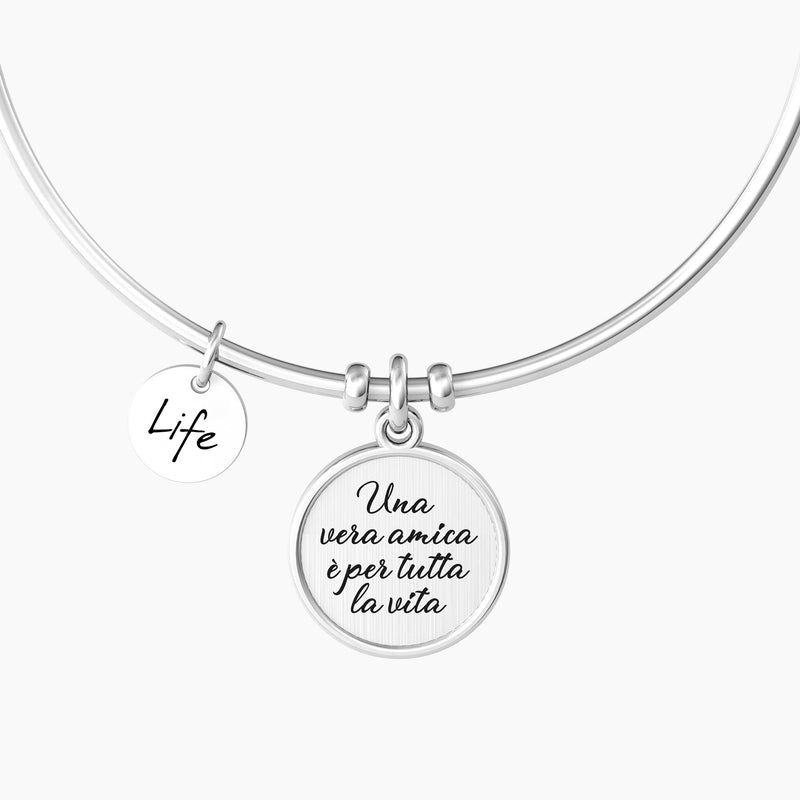 Bracciale rigido amica con ciondolo e frase "UNA VERA AMICA È PER TUTTA LA VITA" - Gioielleria Fondente