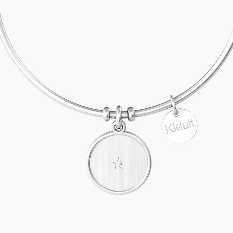 Bracciale rigido amica con ciondolo e frase "UNA VERA AMICA È PER TUTTA LA VITA" - Gioielleria Fondente