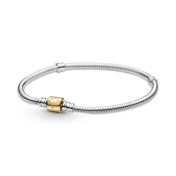 599347c00 Bracciale bicolore Pandora Moments con maglia snake e chiusura a barilotto