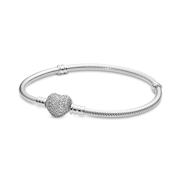 590727cz Bracciale Pandora Moments con maglia snake e chiusura a cuore scintillante