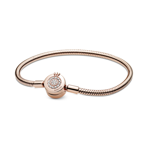 589046c01 Bracciale Pandora Moments scintillante con maglia snake e O coronata