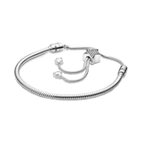 598528c01 Bracciale Pandora Moments con maglia snake  stelle e pavé e chiusura regolabile