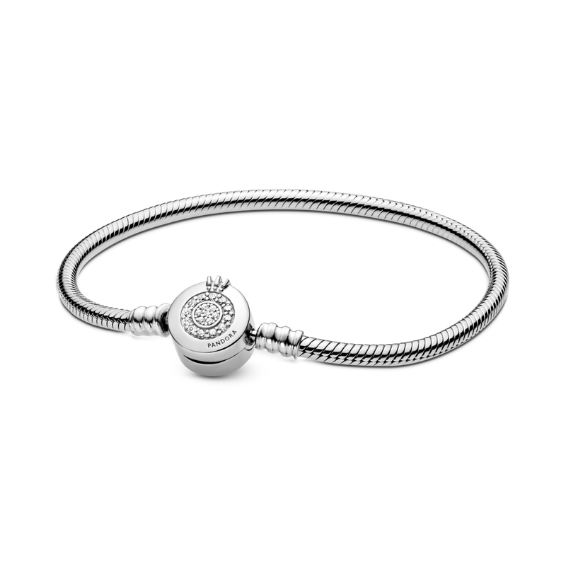 599046c01 Bracciale scintillante Pandora Moments con maglia snake e O coronata