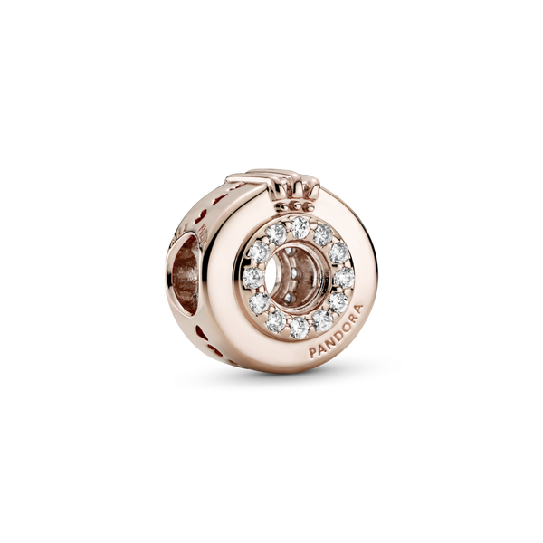 789059c01 Charm con O coronata e pavé