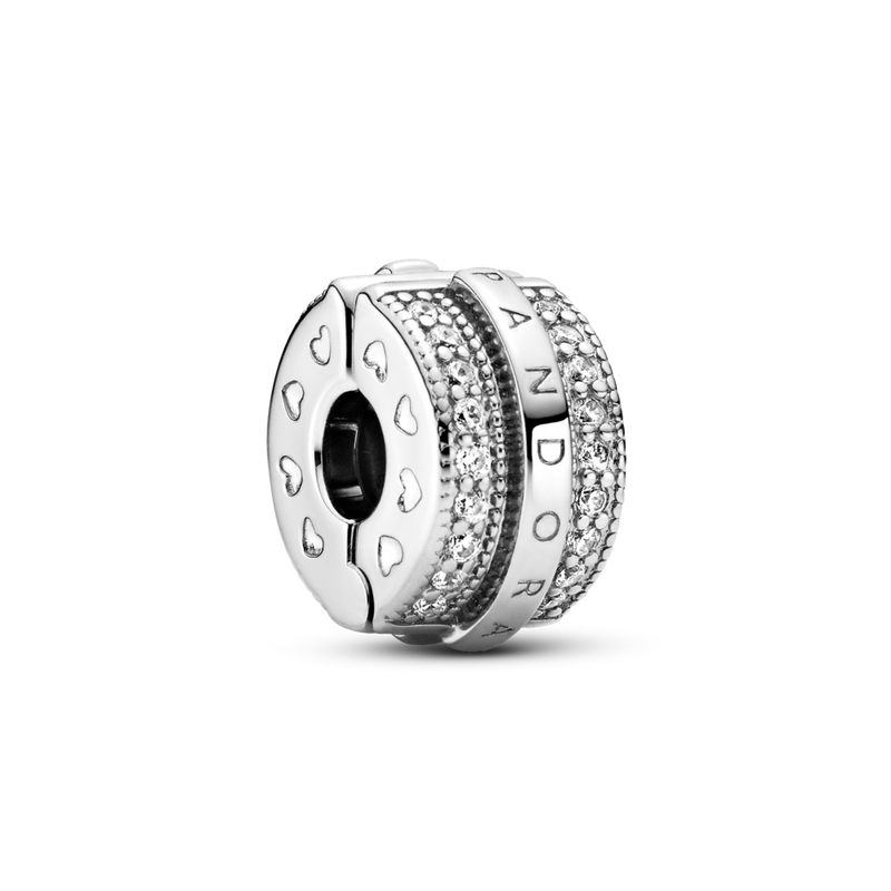 799042c01 Clip con logo e pavè scintillante